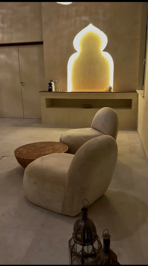 Salon calme pour prolonger son expérience bien-être chez ORA SPA